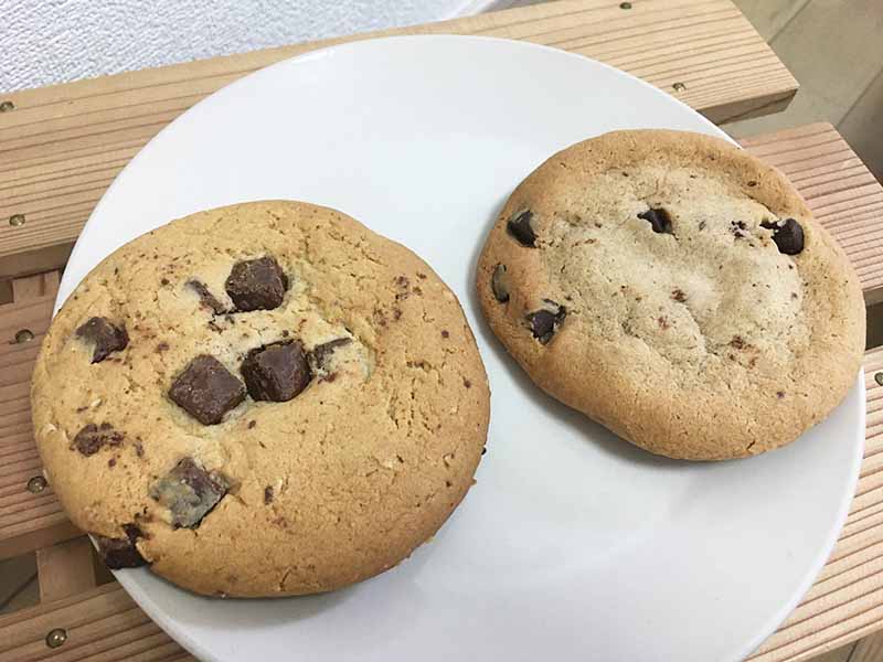 コンビニ２社 ローソンとセブンのチョコチャンククッキーを比較 カフェラテマガジン